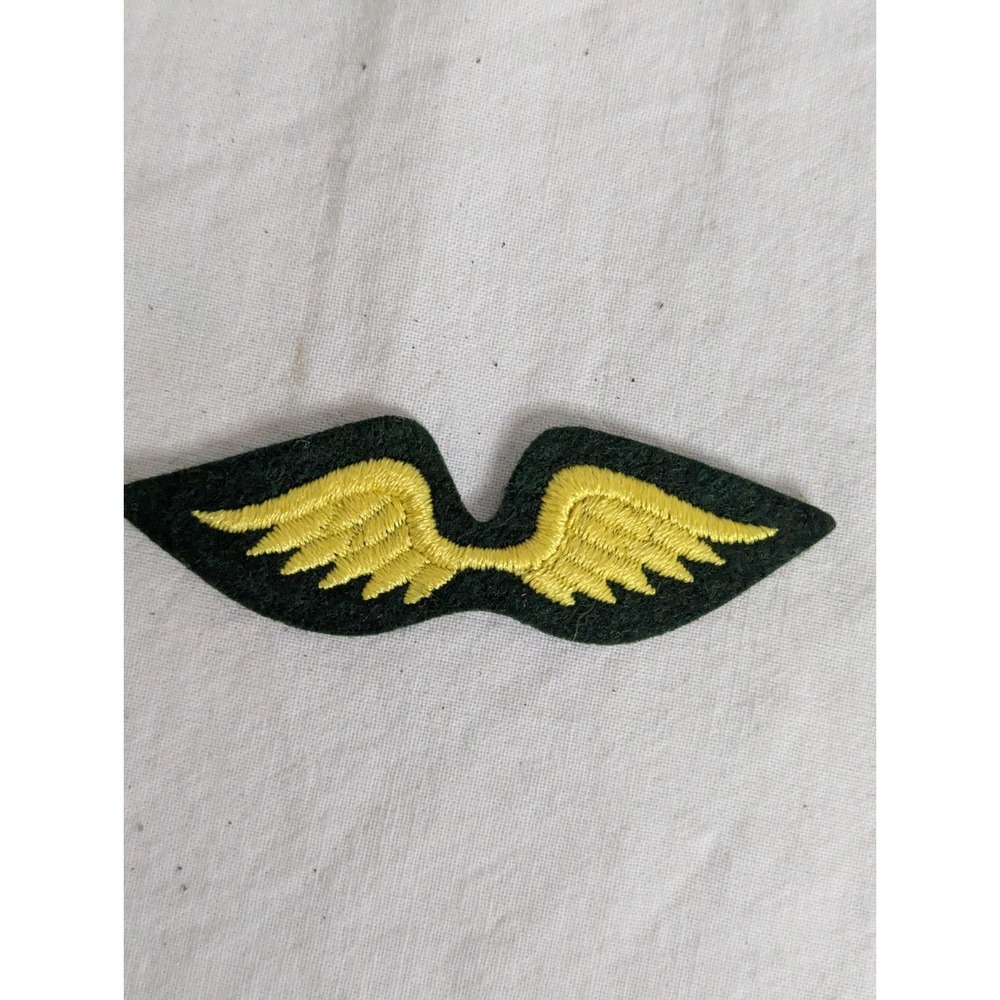 Vintage Girl Scout of America Scouts Brownie 3.25" yellow gold green wings